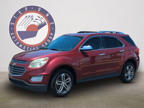 Used 2017 Chevrolet Equinox Premier w/ Enhanced Convenience Package FWD image 2