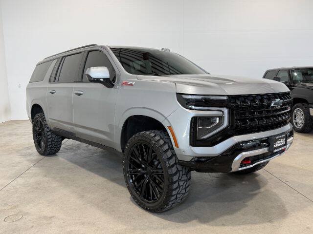 Used 2025 Chevrolet Suburban Z71 AWD/4WD image 5
