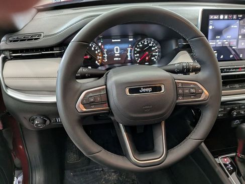 Used 2025 Jeep Compass Limited AWD/4WD image 17