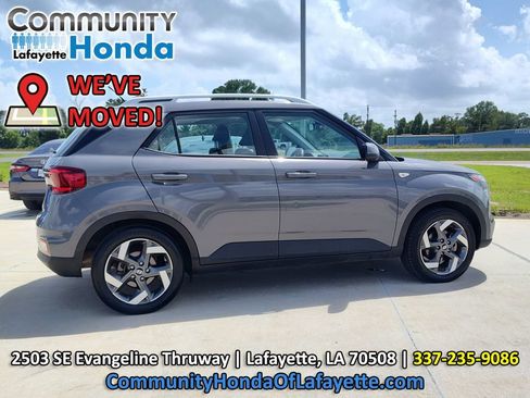 Used 2023 Hyundai Venue SEL FWD image 10