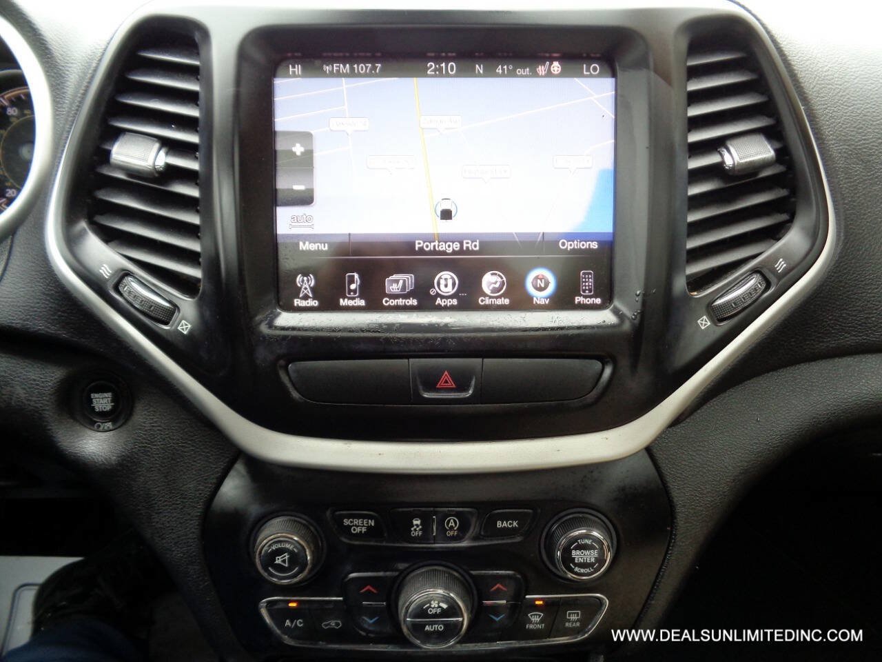 Used 2017 Jeep Cherokee Limited AWD/4WD image 14