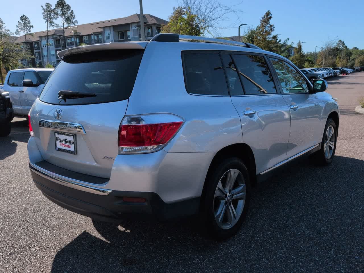 Used 2011 Toyota Highlander Limited w/ Tow Pkg AWD/4WD image 6