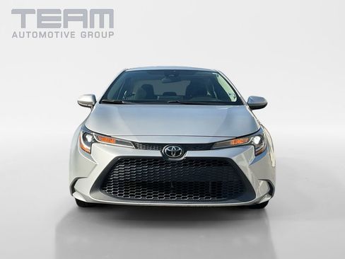 Used 2021 Toyota Corolla LE image 2