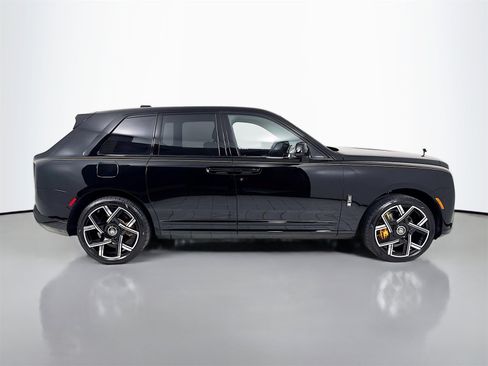Certified 2025 Rolls-Royce Cullinan Black Badge image 8