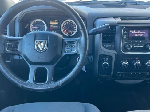 Used 2013 RAM 2500 Tradesman w/ Chrome Appearance Group image 11