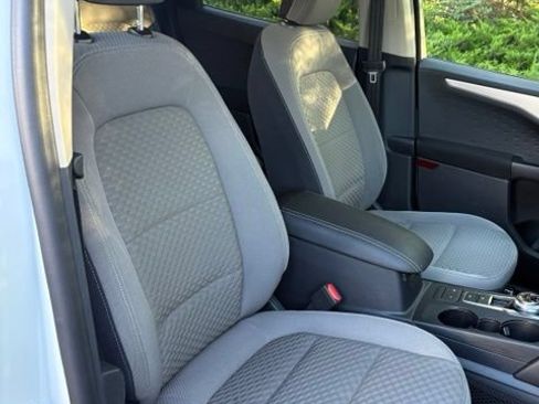 Used 2020 Ford Escape SE FWD image 18