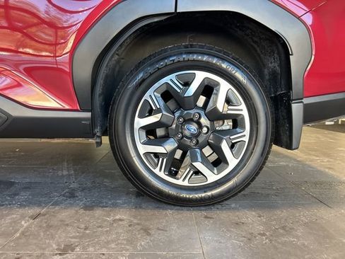 Used 2025 Subaru Forester Premium image 36