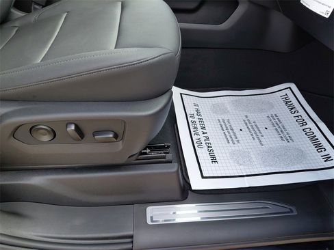 New 2026 GMC Sierra 1500 SLT w/ SLT Premium Package image 17