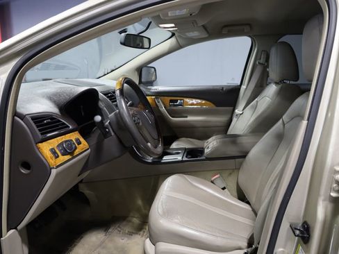 Used 2011 Lincoln MKX 2WD w/ Wood Pkg image 16