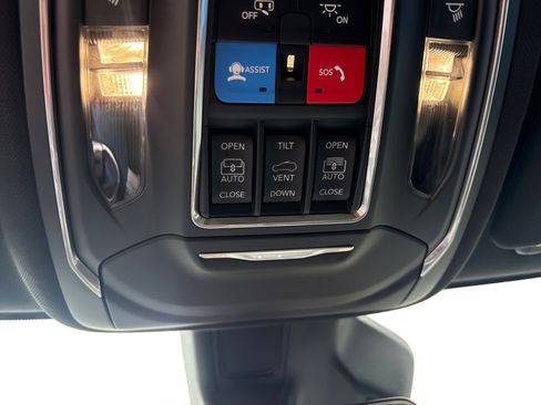 New 2026 Jeep Grand Cherokee L Limited w/ Limited Altitude Package image 18