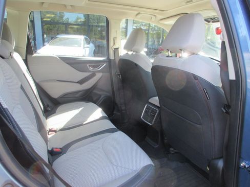 Used 2021 Subaru Forester Premium image 13