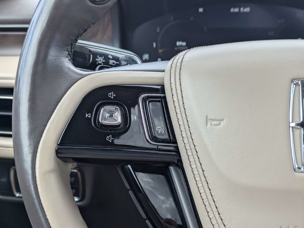 Used 2022 Lincoln Aviator Reserve w/ Equipment Group 201A RWD image 28