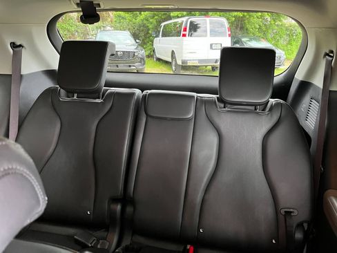 Used 2026 Kia Carnival FWD image 30