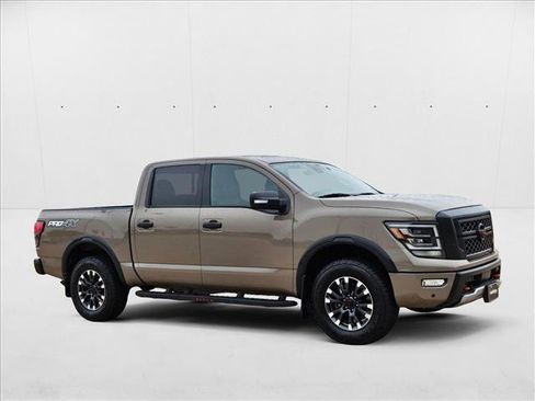 Used 2024 Nissan Titan PRO-4X w/ Pro-4x Convenience Package image 3