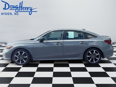 Used 2025 Honda Civic Sport Touring image 2