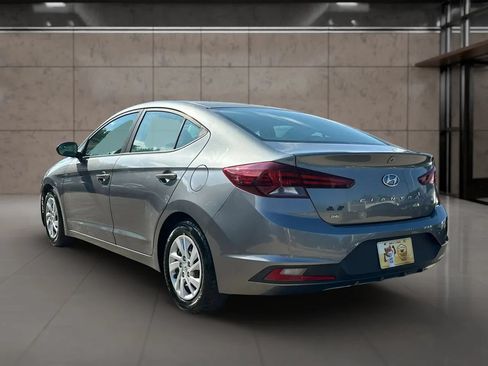 Used 2019 Hyundai Elantra SE FWD image 14