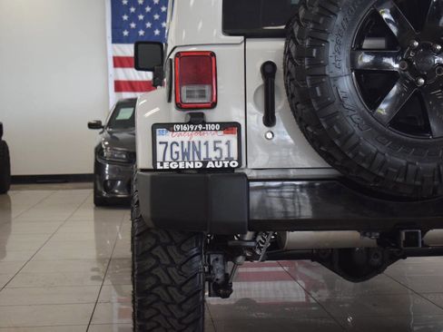 Used 2014 Jeep Wrangler Unlimited Sahara AWD/4WD image 31