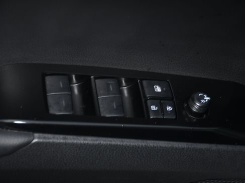 Used 2025 Toyota Camry LE FWD image 10