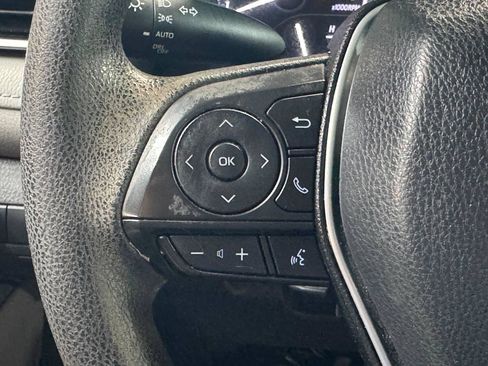 Used 2018 Toyota Camry LE FWD image 19
