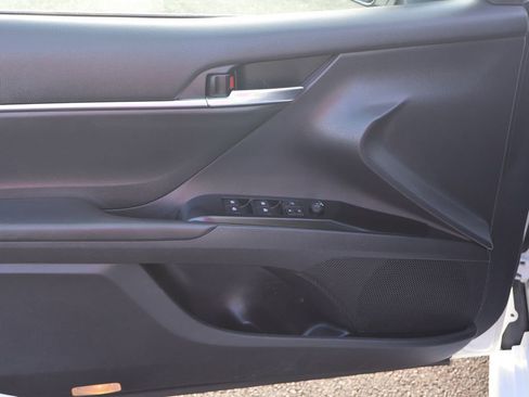 Used 2019 Toyota Camry SE image 19