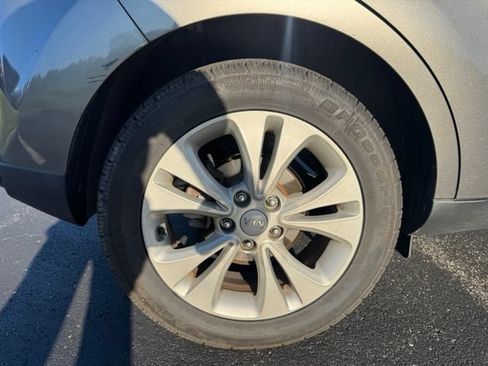 Used 2016 Kia Soul + FWD image 10