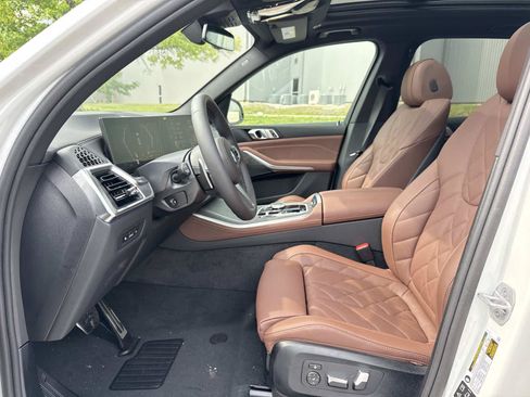 New 2026 BMW X5 xDrive40i w/ M Sport Package AWD/4WD image 14