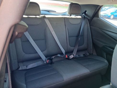 Used 2023 Chevrolet Bolt EUV LT FWD image 38