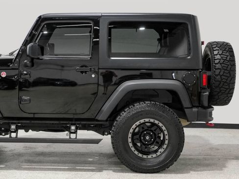 Used 2016 Jeep Wrangler Rubicon AWD/4WD image 14