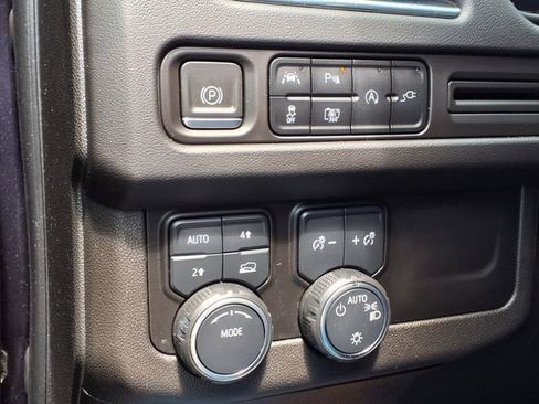 Used 2022 Chevrolet Tahoe RST w/ Sport Performance Package image 24