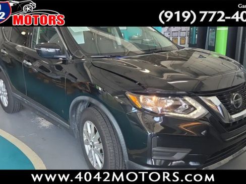 Used 2018 Nissan Rogue SV FWD image 1