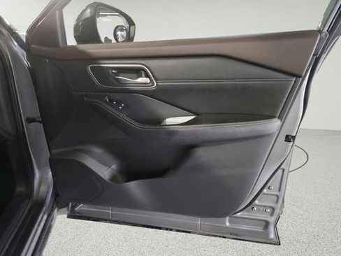 Used 2021 Nissan Rogue SV w/ Premium Package FWD image 25