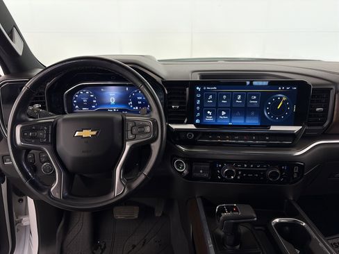 Certified 2024 Chevrolet Silverado 1500 High Country w/ High Country Premium Package AWD/4WD image 3