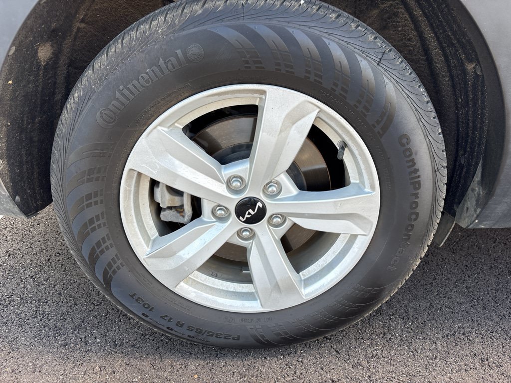 Used 2024 Kia Sorento LX FWD image 14