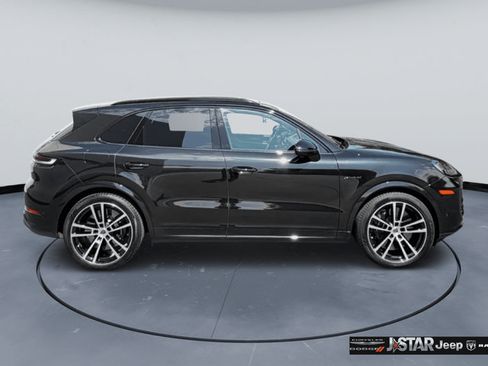 Used 2026 Porsche Cayenne Turbo w/ Technology Package AWD/4WD image 4