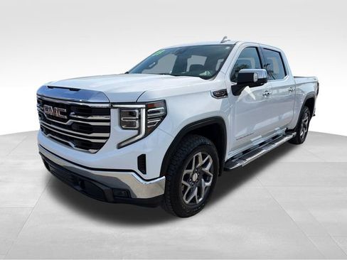 Used 2023 GMC Sierra 1500 SLT w/ SLT Premium Package AWD/4WD image 3