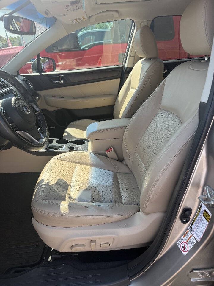 Used 2018 Subaru Outback 3.6R Limited AWD/4WD image 3