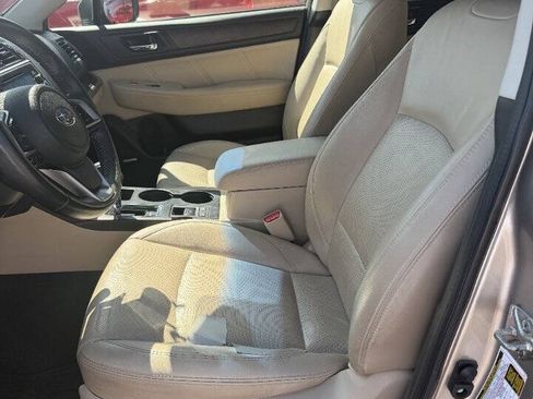Used 2018 Subaru Outback 3.6R Limited AWD/4WD image 3