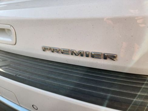 Used 2021 Chevrolet Tahoe Premier w/ Premium Package RWD image 8