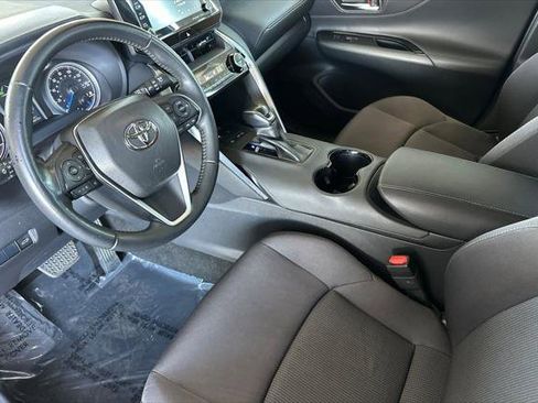 Certified 2021 Toyota Venza LE image 12