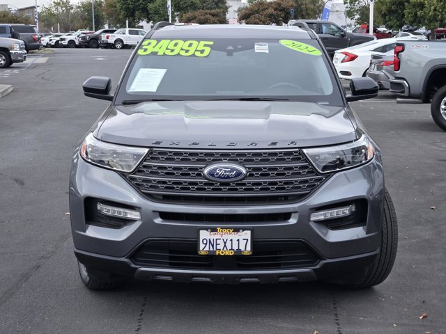 Certified 2024 Ford Explorer XLT w/ Equipment Group 202A RWD image 2