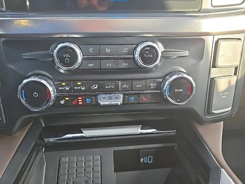 Used 2024 Ford F450 King Ranch w/ FX4 Off-Road Package image 23