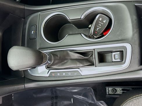 Used 2024 Chevrolet Equinox LT FWD image 20