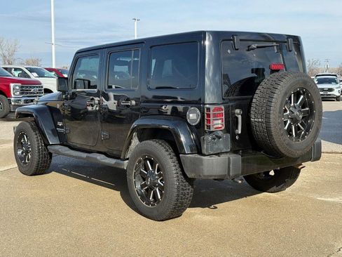 Used 2016 Jeep Wrangler Unlimited Sahara w/ Connectivity Group image 3