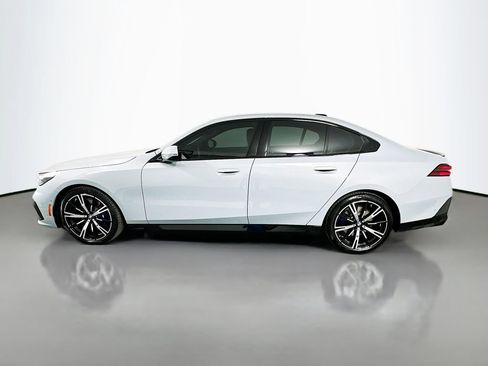 Used 2026 BMW 540i xDrive w/ M Sport Package AWD/4WD image 8