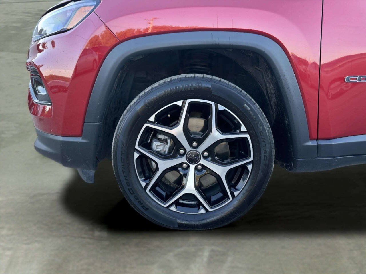 Used 2025 Jeep Compass Limited AWD/4WD image 38