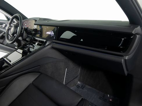 Certified 2026 Porsche Panamera 4 AWD/4WD image 32