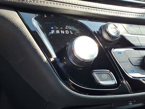 New 2026 Chrysler Pacifica Select image 10