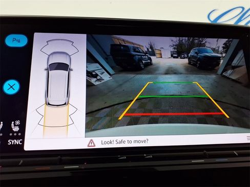 Used 2024 Volkswagen Atlas SE image 14