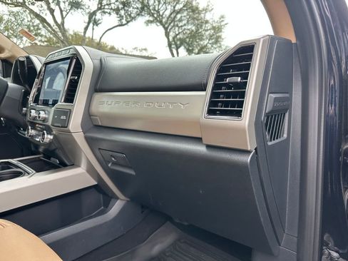 Certified 2022 Ford F250 Lariat w/ Lariat Ultimate Package image 47