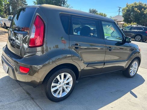 Used 2012 Kia Soul + FWD image 8